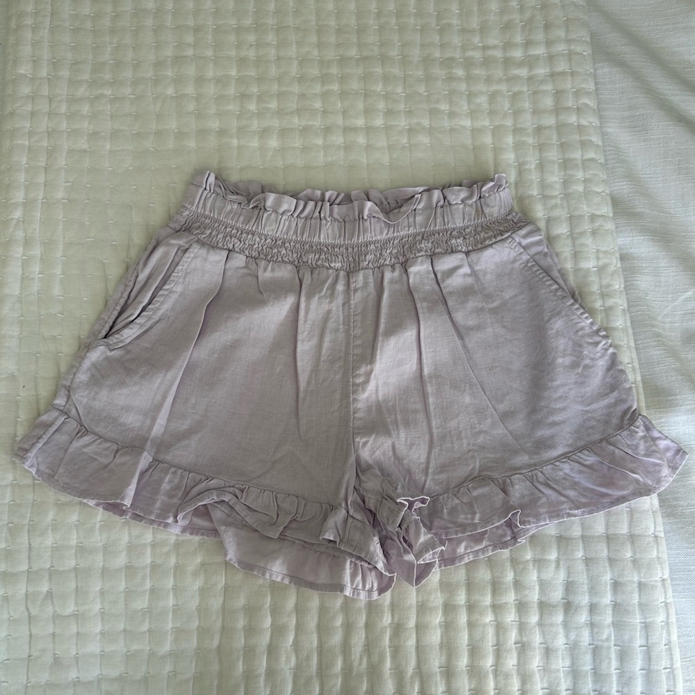 Women's Ruffled Hem Shorts in Light Gray
